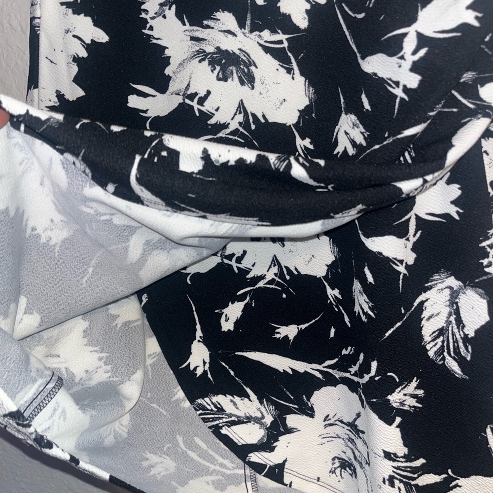 Floral Black and White Off The Shoulder Mini Dress - Picture 4 of 8